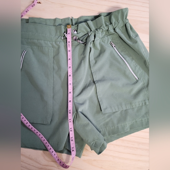 Women's green shorts - te Verde - size L - Picture 3 of 6
